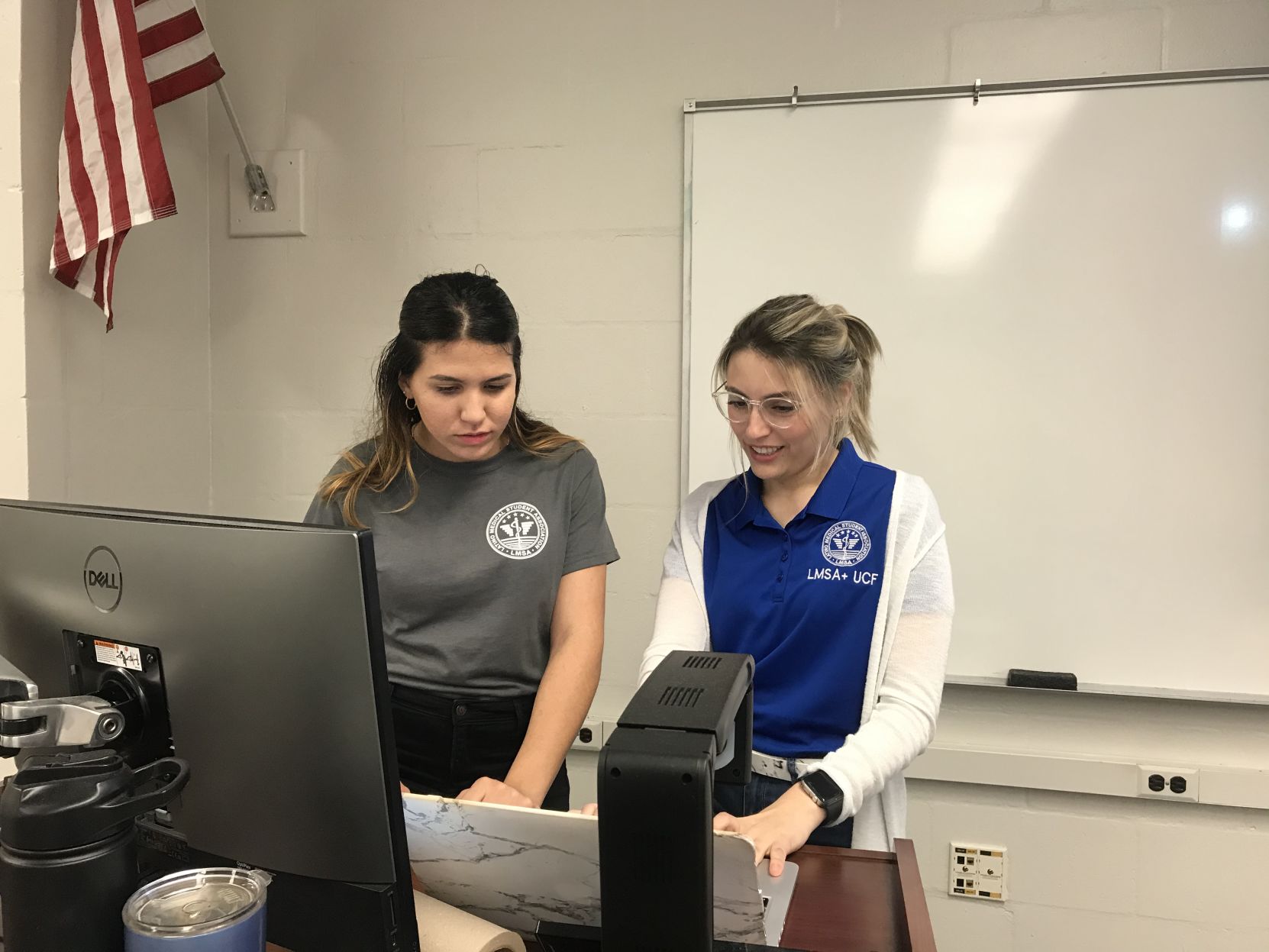 Las asociaciones de UCF LMSA Y Hearts for the Homeless se unen para ayudar a las personas sin hogar de Downtown Orlando